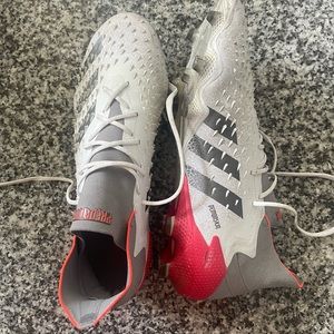 Men’s Adidas Predator Freak Soccer Cleats